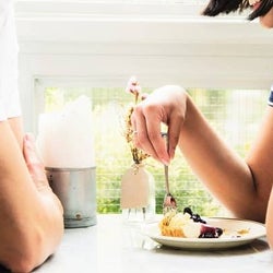 外食先で見られている?男性は意外なところをチェックしているんです。