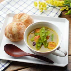 「たっぷりお豆とベーコンのスパイシースープ」レシピ【365日のパンとスープ】