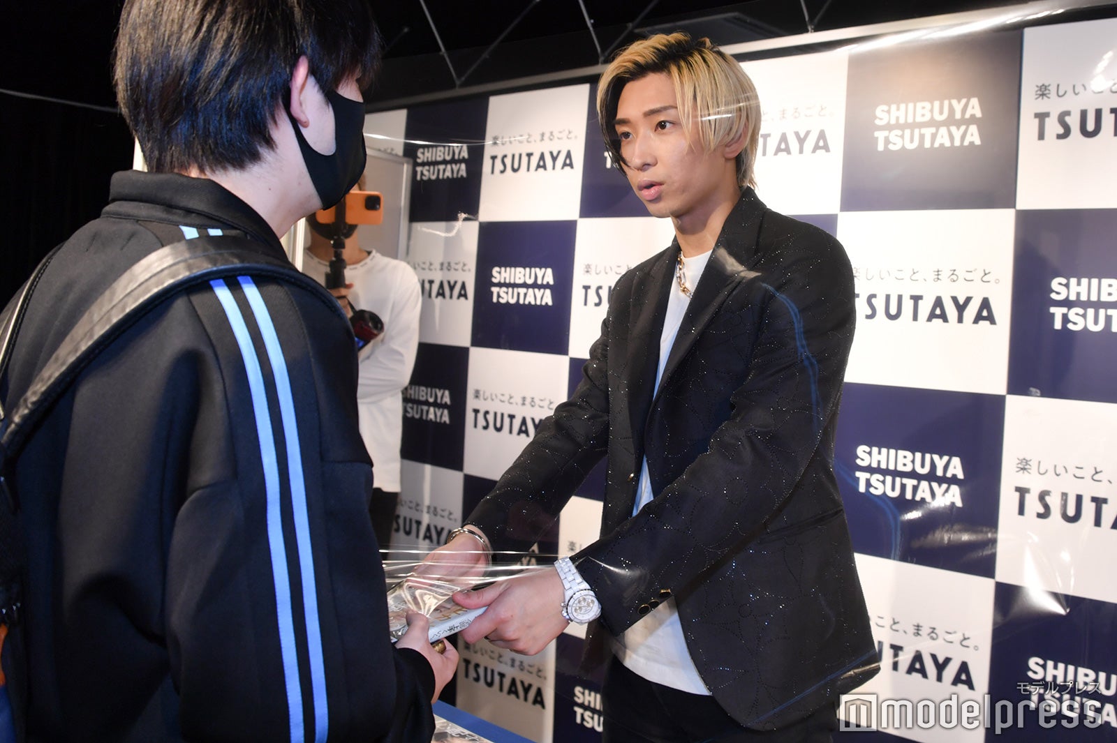 ヒカル「心配すんな。全部上手くいく。」お渡し会の様子 （C）モデルプレス