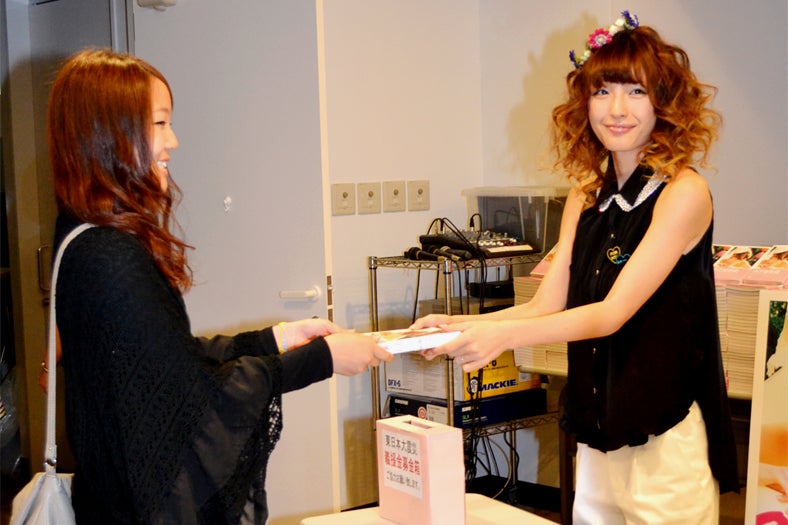 木下優樹菜とイベントに参加したファン