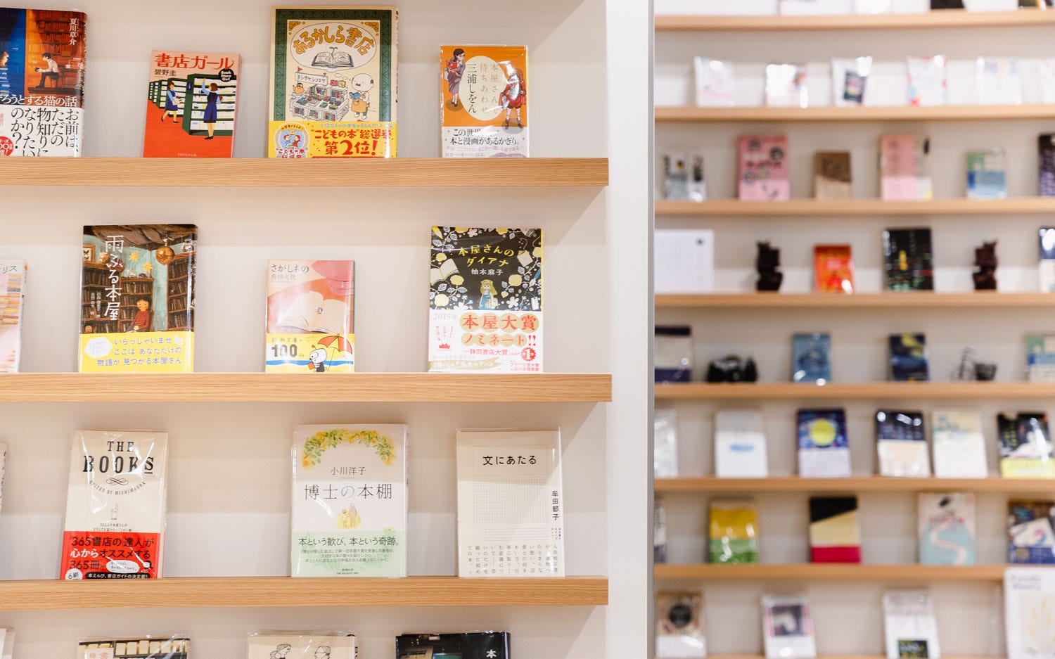 “読書漬け”になれる!本好きの為のホテル「ブックホテル神保町」フロアごとに異なるテーマの本棚設置