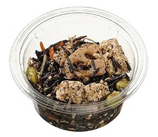 7種具材のお豆腐とひじきの煮物(税込235.44円)(提供写真)