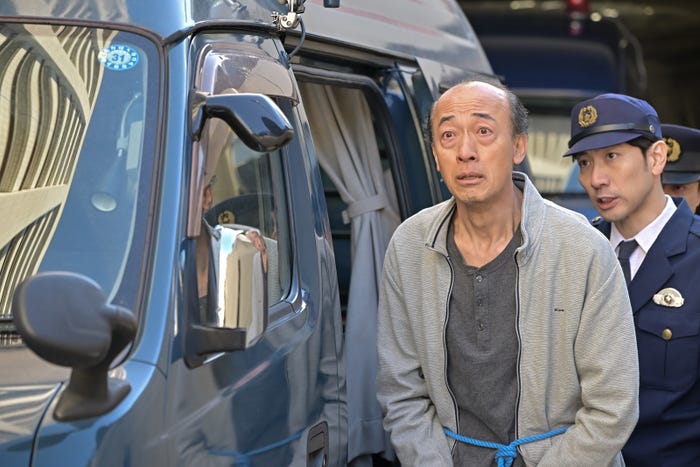 酒向芳「クジャクのダンス、誰が見た?」第2話(C)TBS
