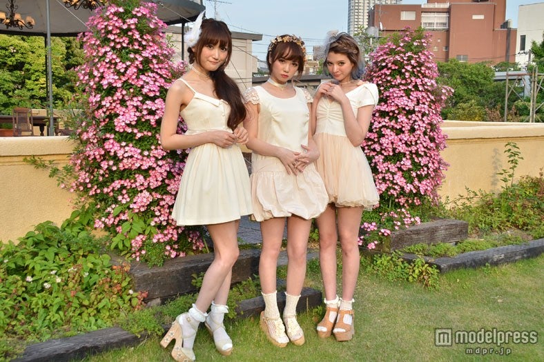 菅野結以、黒瀧まりあ、瑛茉ジャスミン