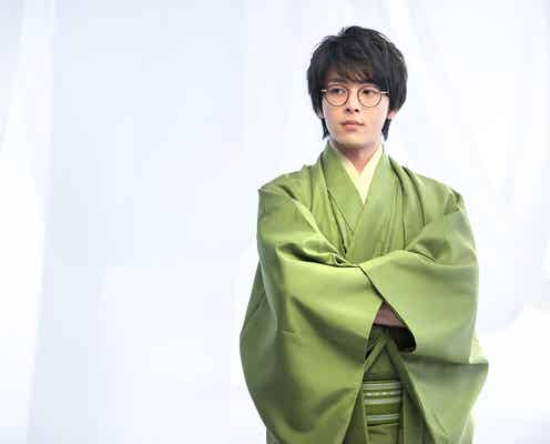 中村倫也、濃い緑色の和服姿披露 優雅&上品に