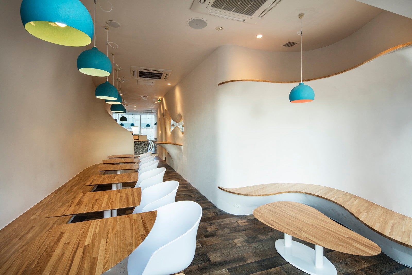 パンとエスプレッソと自由形の店内／提供画像