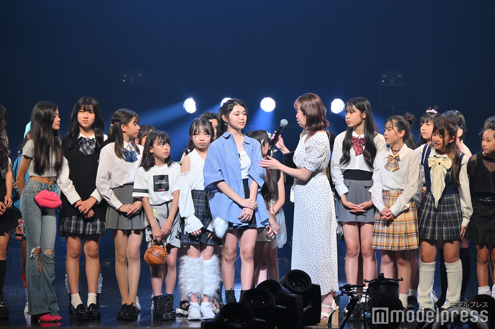 なんばHatchでのステージの様子（C）モデルプレス