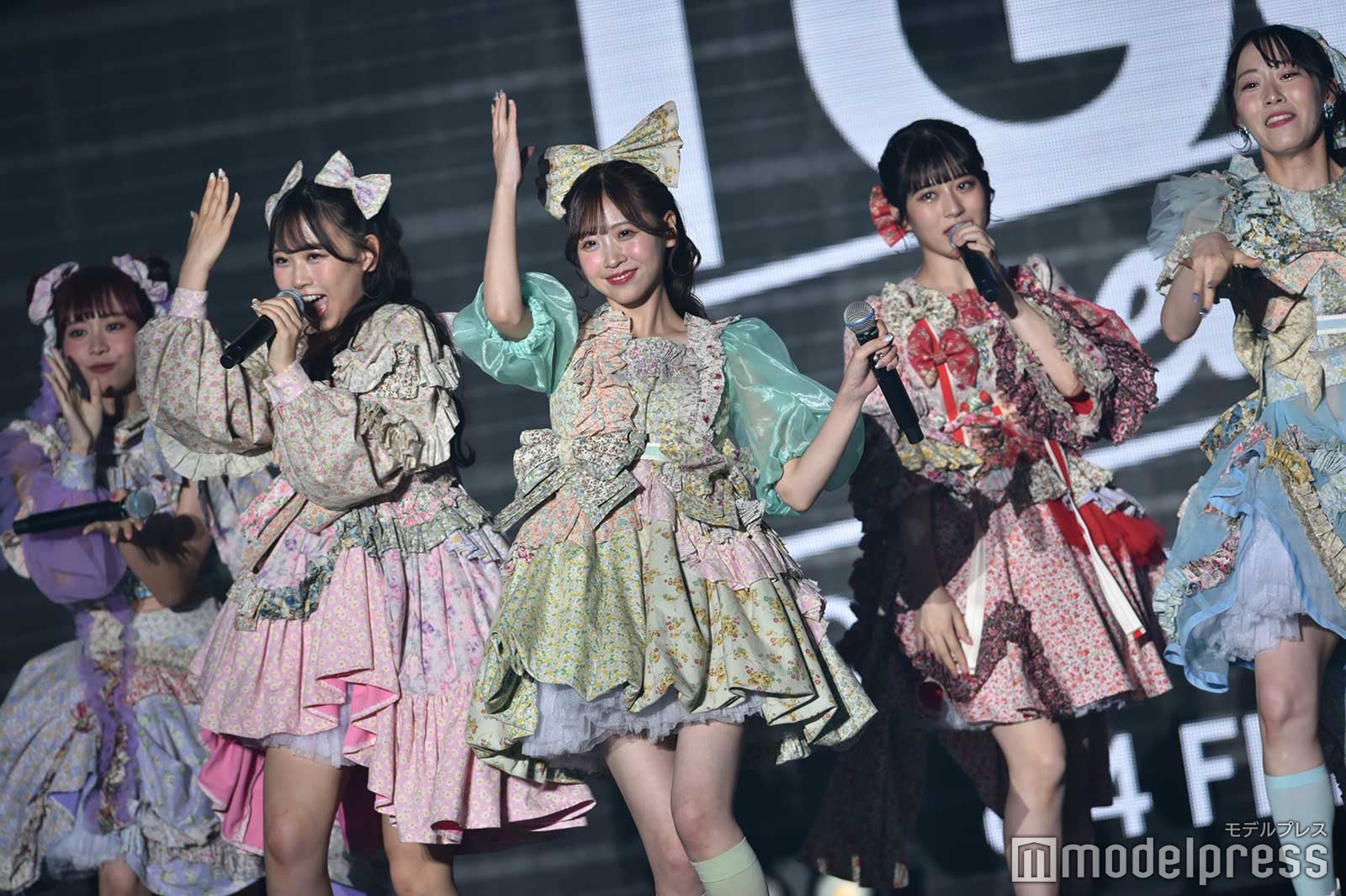 FRUITS ZIPPER（C）モデルプレス