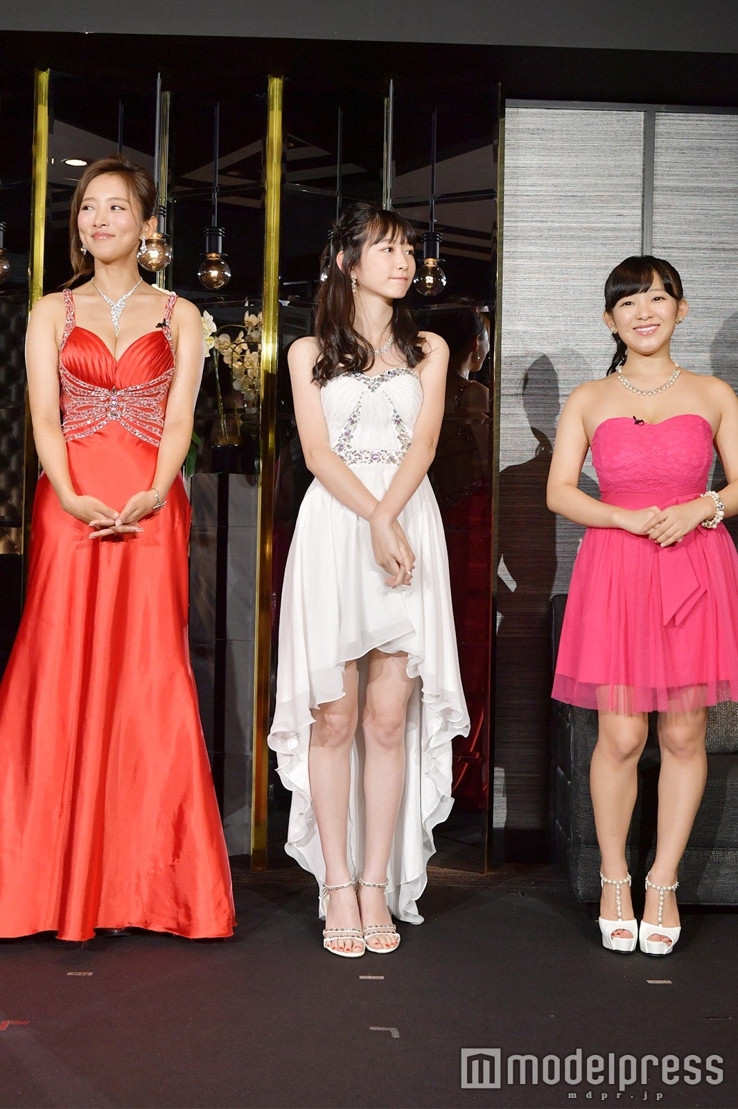 夏菜、岡本夏美、天木じゅん （C）モデルプレス