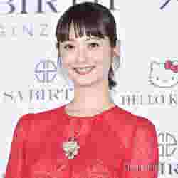 佐々木希 大政絢 ちゅるん肌 の秘訣は 愛用スキンケアアイテム徹底紹介 モデルプレス