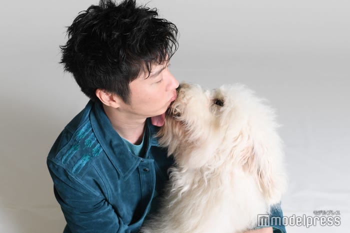 田中圭と再会し大喜びのベック(C)モデルプレス