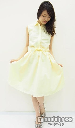 前縛りシャツ×フレアスカートセット「Marblee」14,904円（税込）