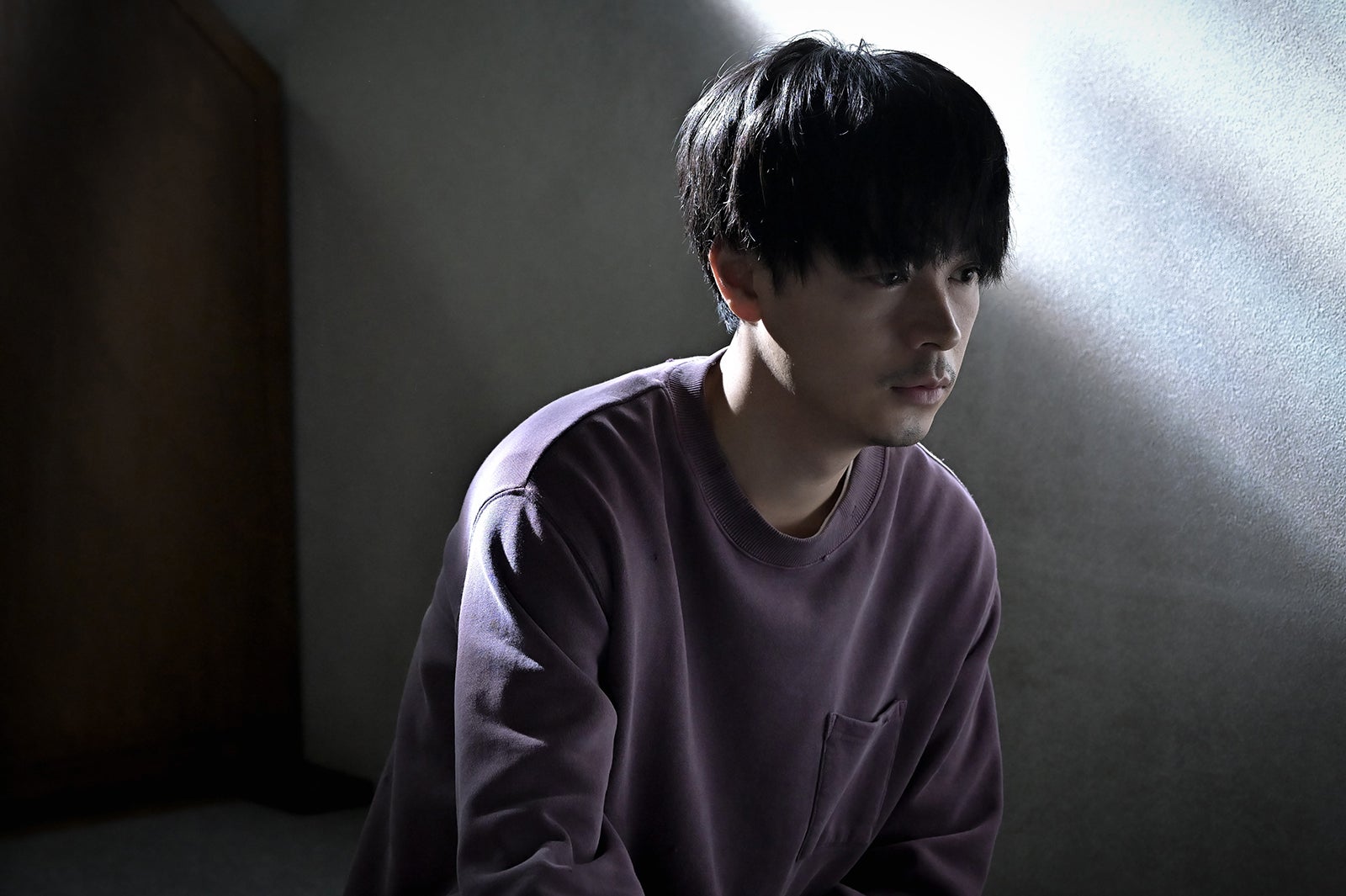 成田凌「クジャクのダンス、誰が見た？」第2話（C）TBS