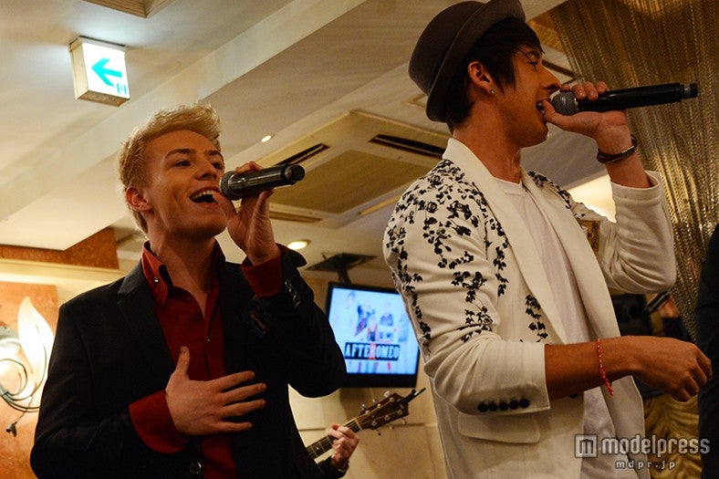 （左から）デヴィン・フォックス、ジェイク・パーディー