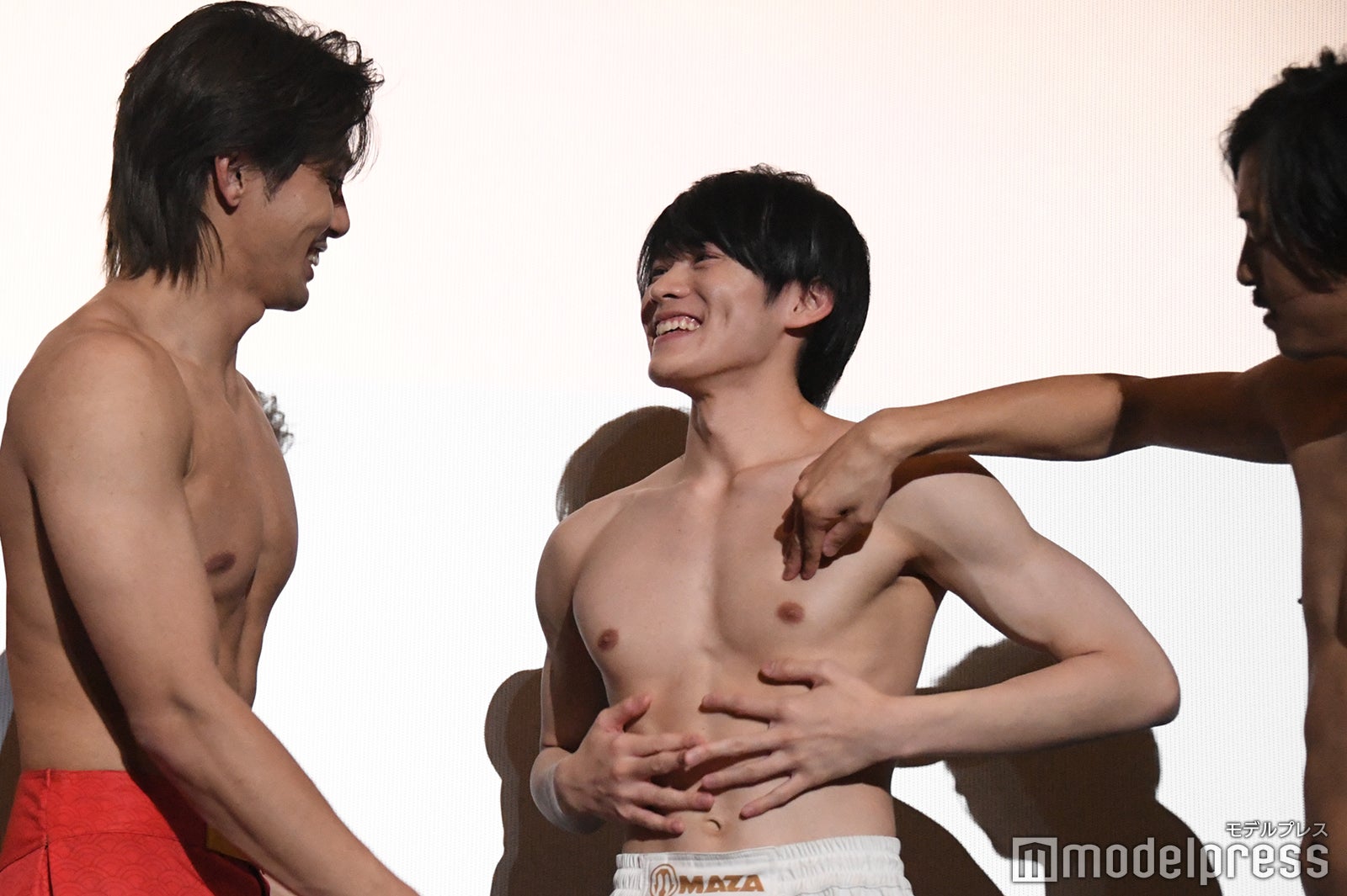 武知海青、大久保波留（C）モデルプレス