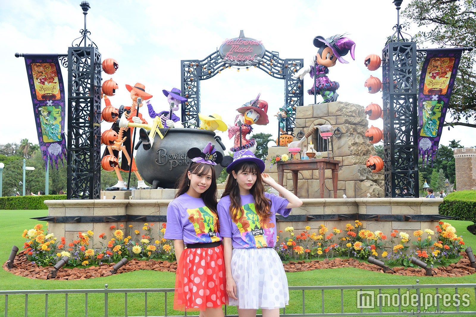 デコレーション／モデル：山本沙樹（左）、田方萌子（右）／（C）モデルプレス