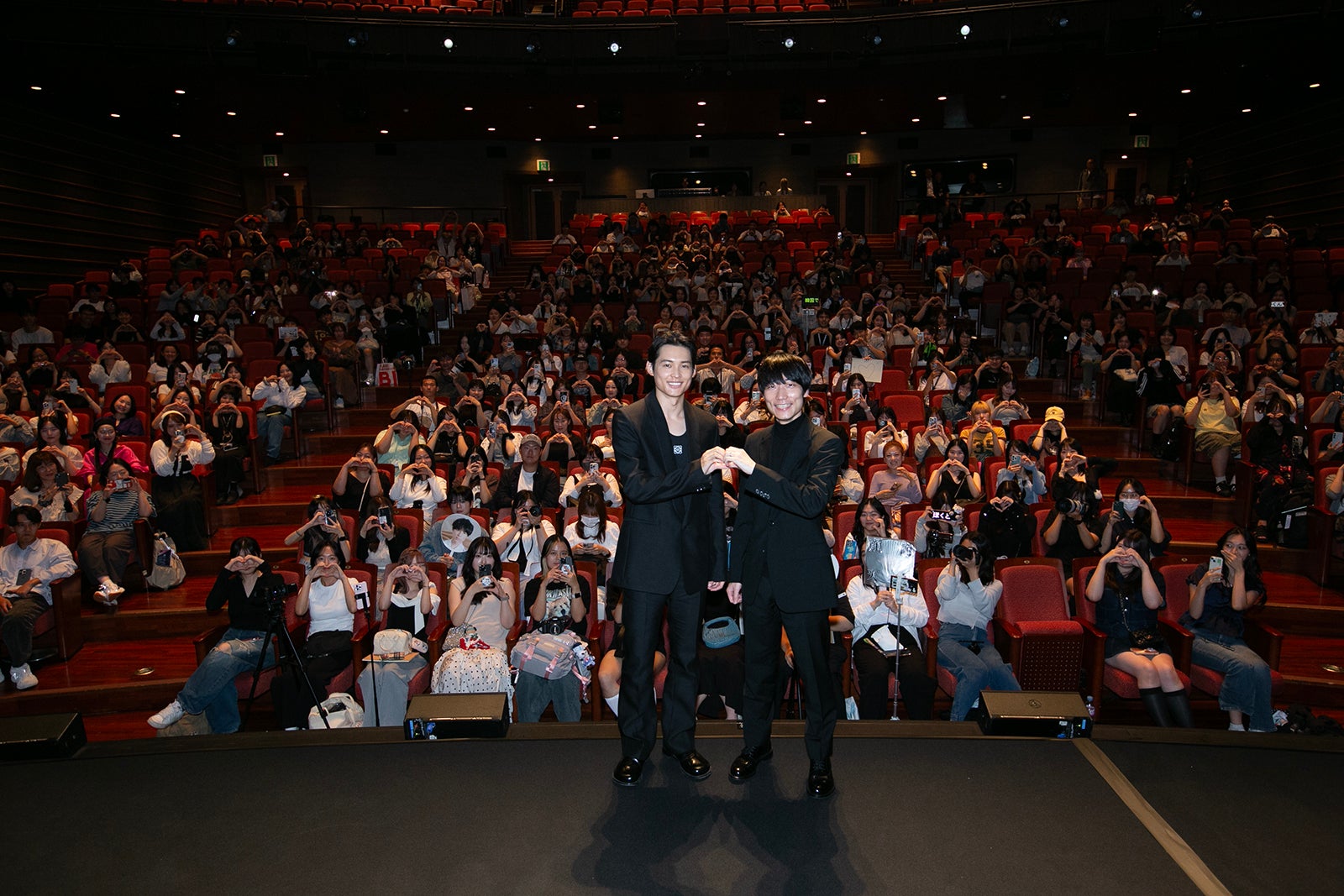 松村北斗、奧山由之監督（C）2025「秒速5センチメートル」製作委員会