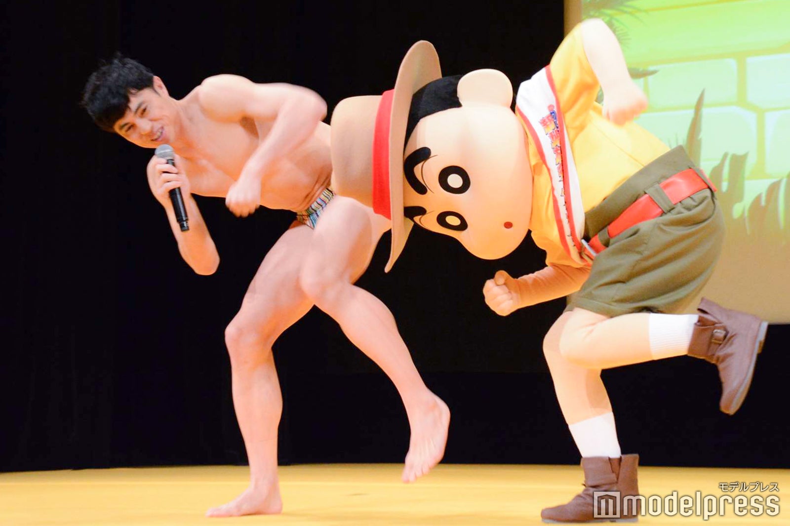 小島よしお、しんちゃん （C）モデルプレス