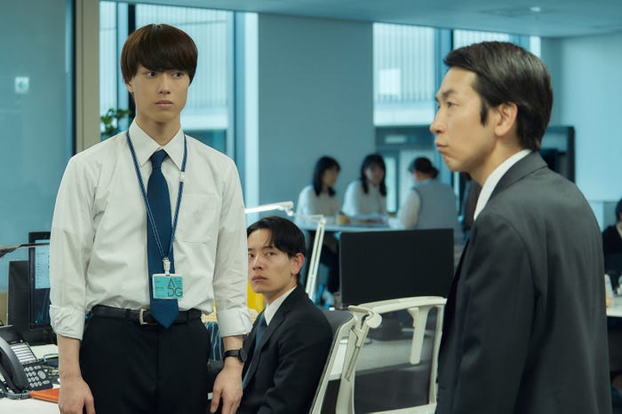 (左)櫻井佑樹「4月の東京は…」第5話より(C)「4月の東京は…」製作委員会・MBS