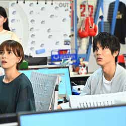 （左から）芳根京子、中川大志／「オールドルーキー」最終話より（C）TBS