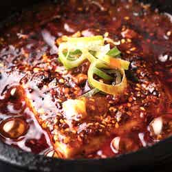 頂天麻婆豆腐600円、元祖麻婆豆腐刀削麺800円/提供画像