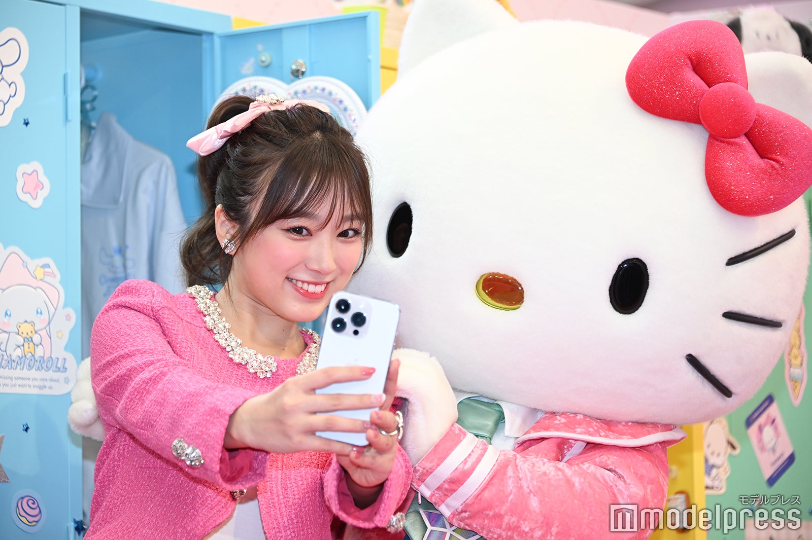 矢吹奈子、キティちゃん（C）モデルプレス