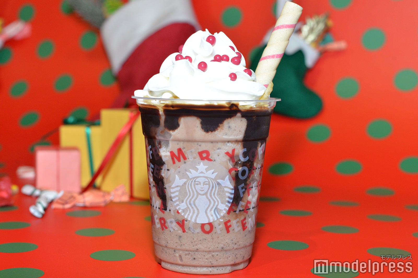 「サンタブーツ チョコレート フラペチーノ」（C）モデルプレス