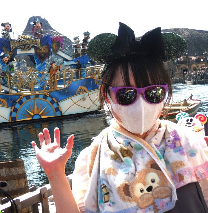 ミッキーマウスたちのコスチュームは、2019年に上演された「フェスティバル・オブ・ミスティーク」のもの