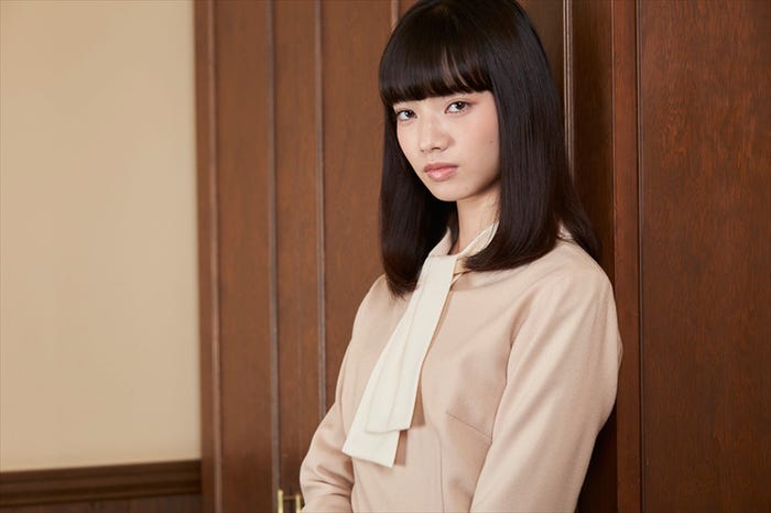 小松菜奈(C)2016 森本梢子/集英社・映画「高台家の人々」製作委員会・BeeTV