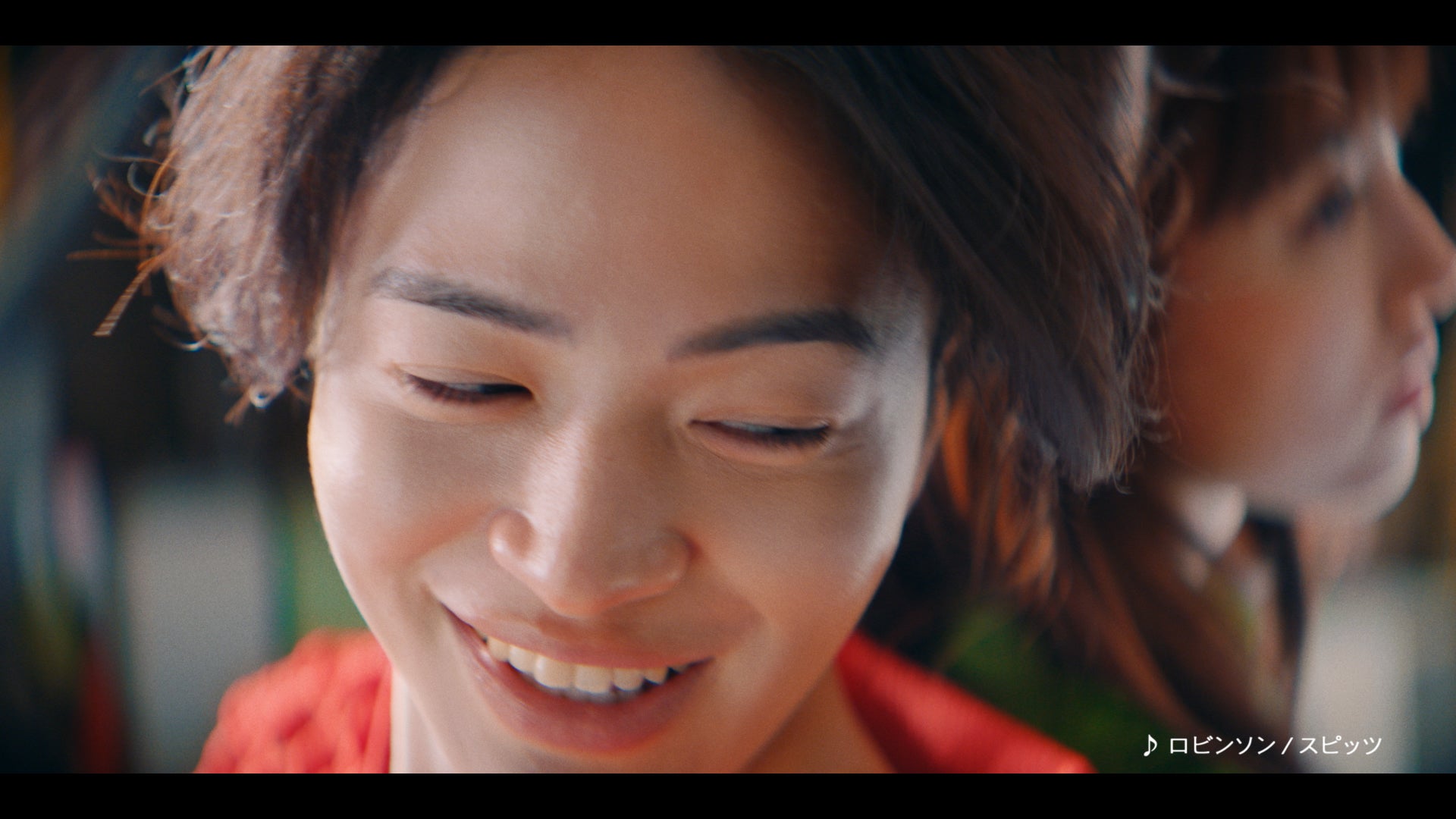 timelesz菊池風磨＆清原果耶、夜の街を疾走 “距離を縮めてきた”2人の姿も