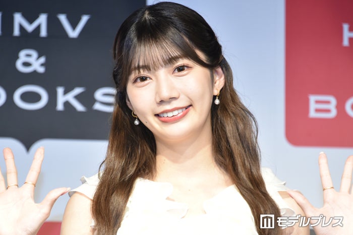 日向坂46高本彩花、夢の写真集刊行に感慨 “高本に憧れる後輩”松田好花からの感想に驚きも【僕の記憶の中で】