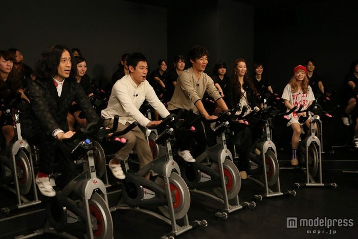 (左から:ピース・又吉直樹、伊藤淳史、小出恵介、観月ありさ、きゃりーぱみゅぱみゅ)/画像提供:関西テレビ