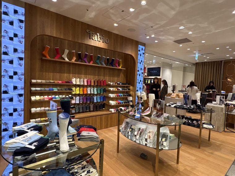 タビオ 表参道店を初のセレクト型に アツギ、ナイガイと協業