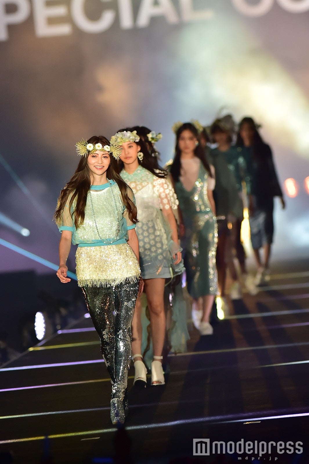 香里奈／1stステージ「takagi presents TGC KITAKYUSHU Special Collection STAGE」の模様（C）モデルプレス