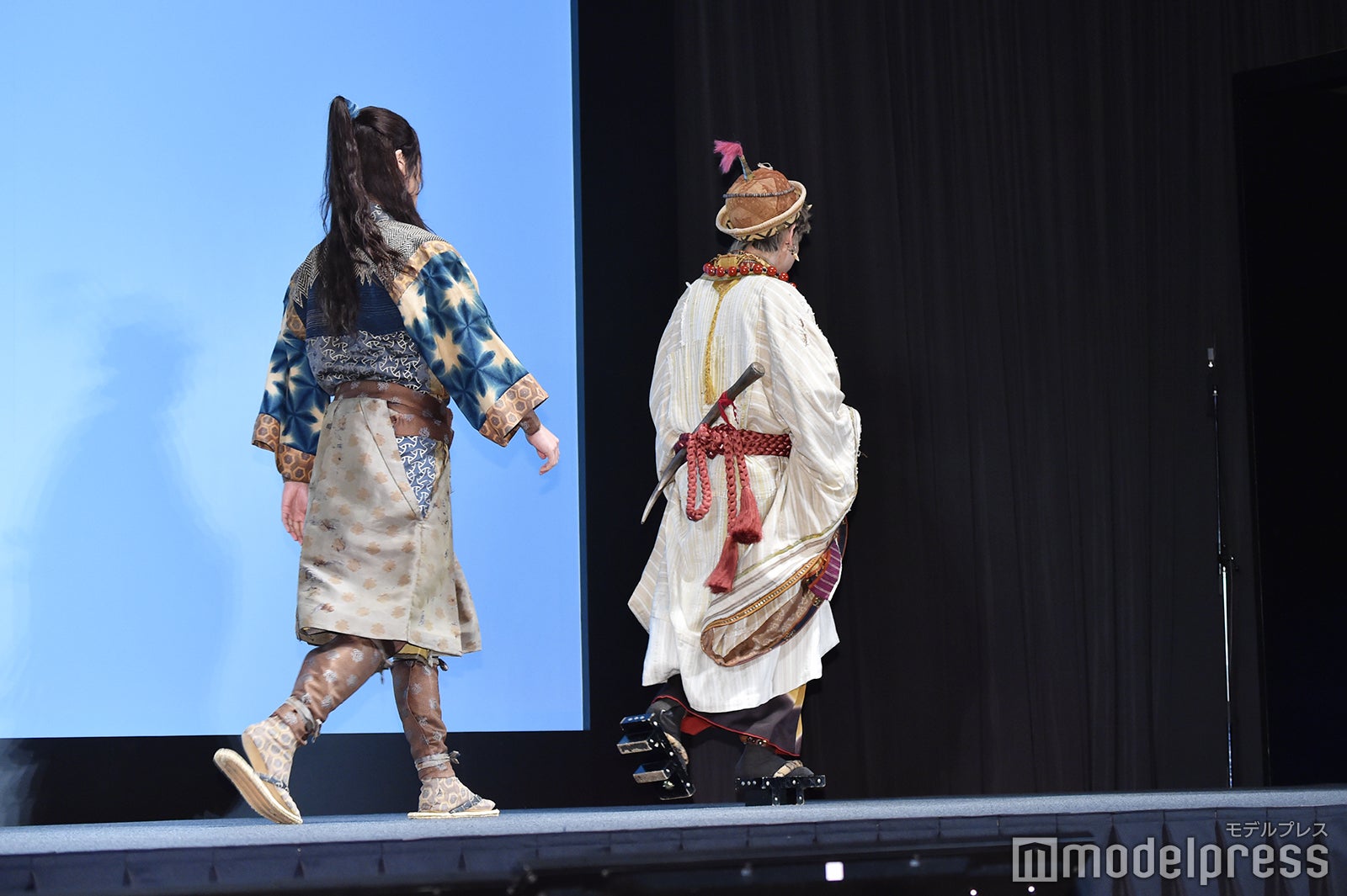 桐谷健太＆菅田将暉、退場（C）モデルプレス