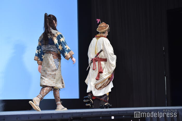 桐谷健太&菅田将暉、退場(C)モデルプレス