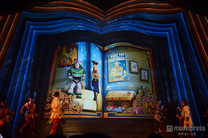 「ミッキー・アンド・ザ・ワンダラス・ブック」より