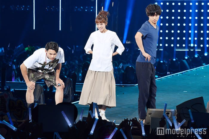 野村周平、桐谷美玲、山崎賢人(C)モデルプレス