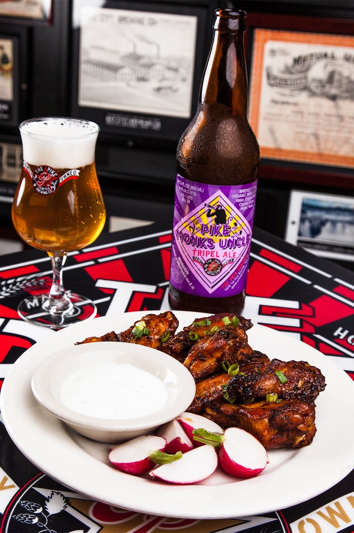 ビールと料理／画像提供：中部国際空港