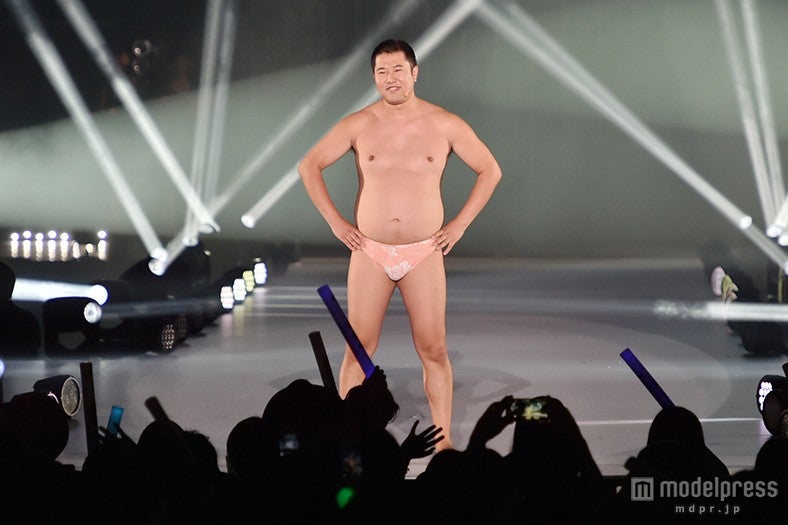 とにかく明るい安村