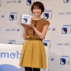 「Mobage」新CM発表会見に登場した新垣結衣
