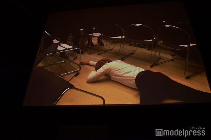 事件を演じる飯田祐基氏(C)モデルプレス