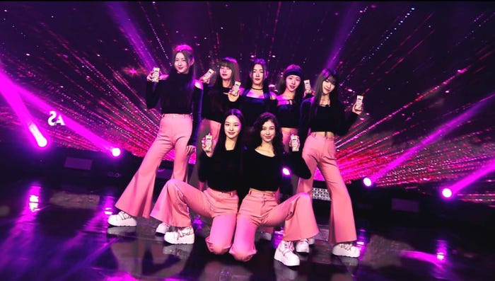 エトハート(AtHeart)「Shape&Beauty Debut!」篇より(提供写真)