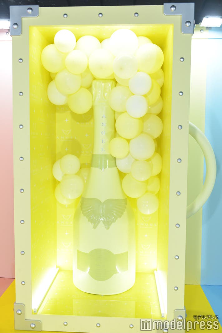 黄色の体験ブース(C)モデルプレス