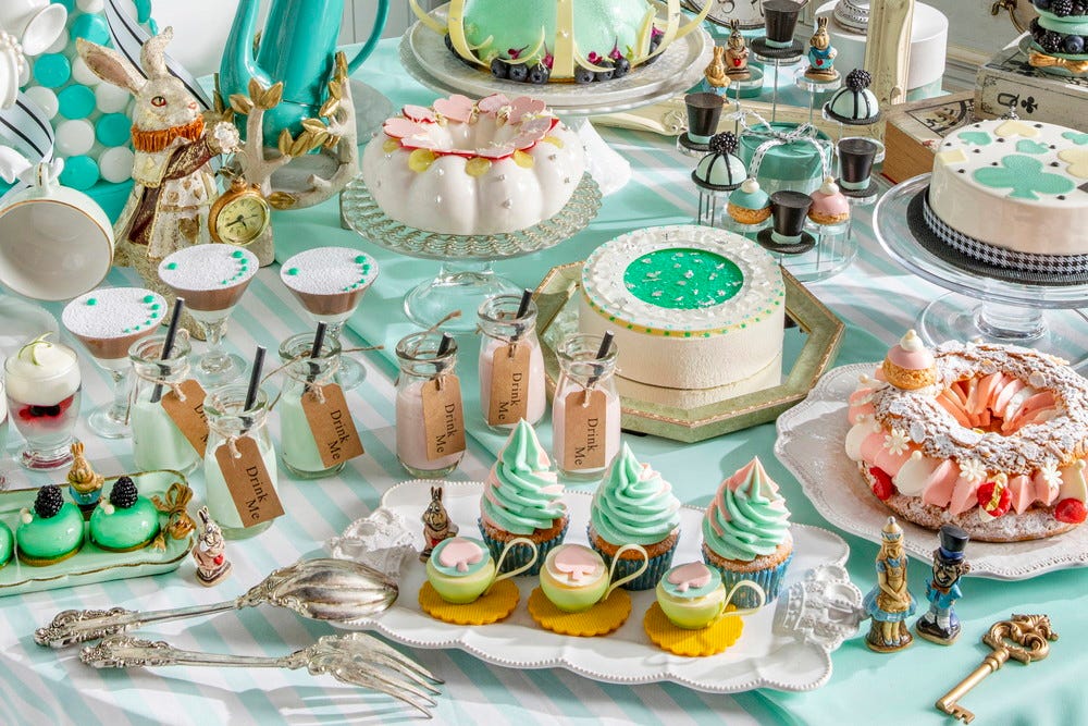 ヒルトン東京、ミントグリーン色のスイーツビュッフェ「アリスのペパーミント気分なお茶会」開催