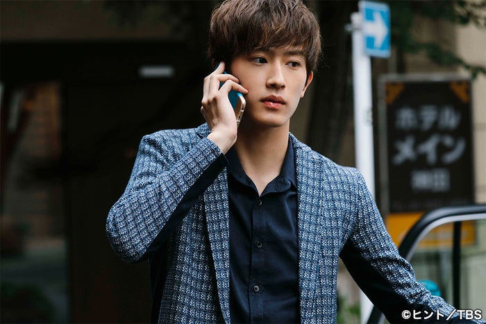 武田玲奈 超ミニスカナース服で飛び降り 爆走 同世代女優の中で抜きん出た存在 と監督絶賛 新しい王様 モデルプレス