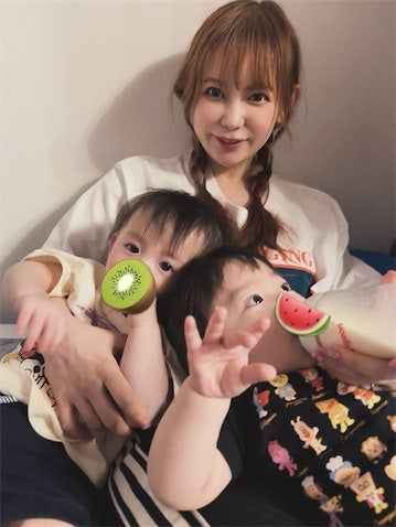 中川翔子、生後10カ月を迎えた双子の成長スピードに驚き「この前生まれたのに！」