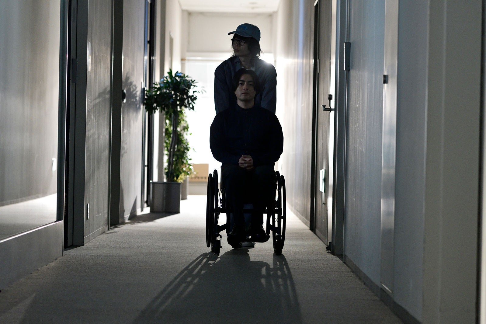 菅田将暉・山田孝之／「dele」第1話より（C）テレビ朝日