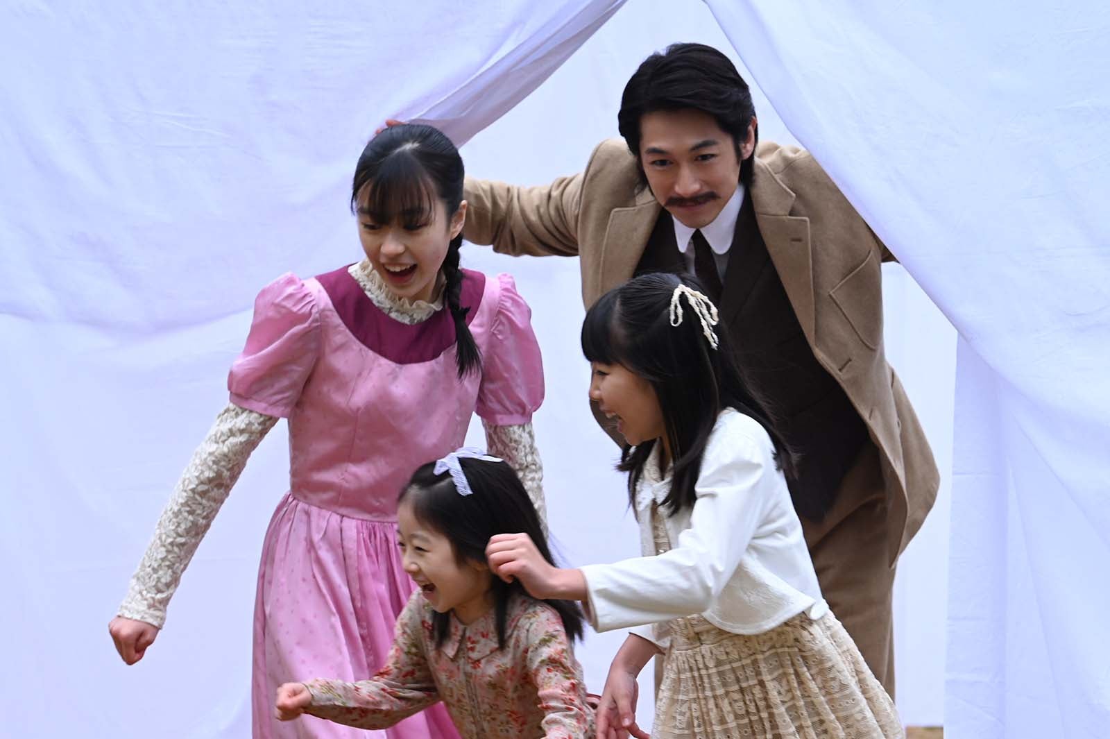 ディーン・フジオカ（右） （C）テレビ朝日