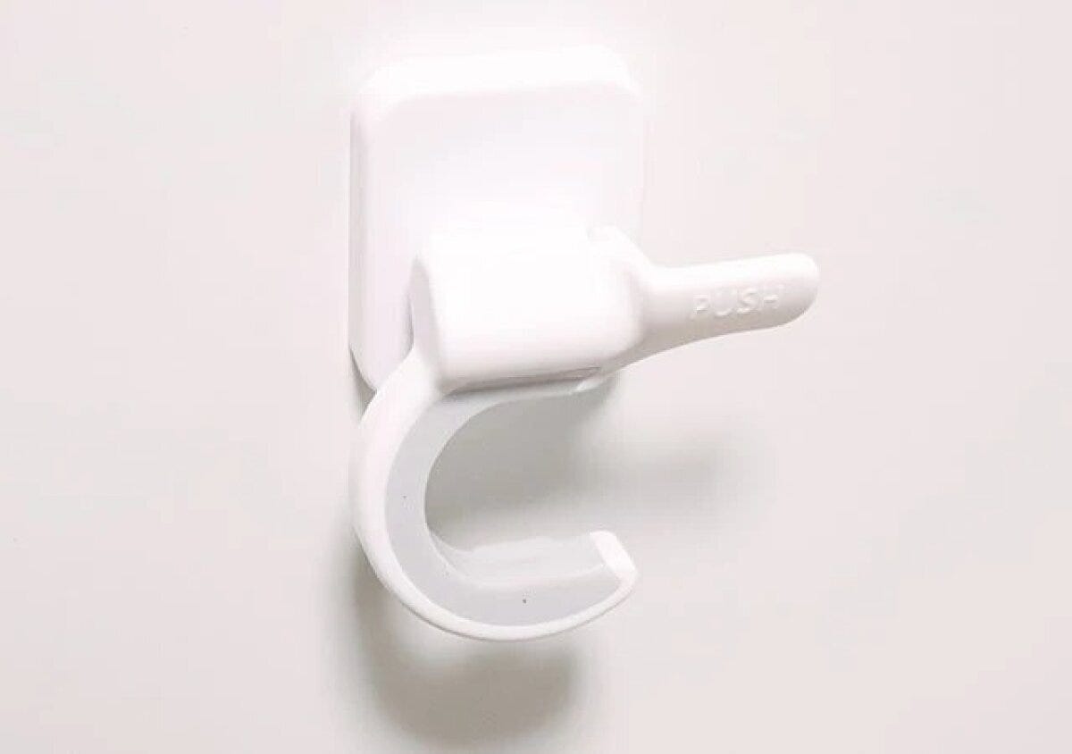 ダイソー　サッとかけられるモップキャッチ（マグネット）